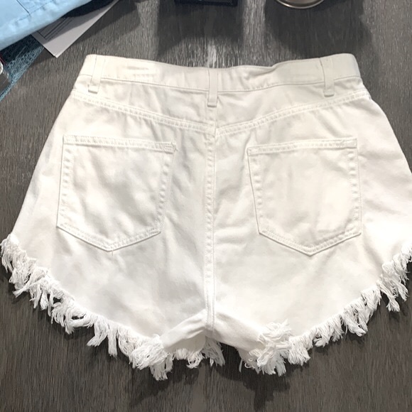 Wild Fable White High Rise Frayed Edge Hem Jean Shorts - Picture 4 of 11